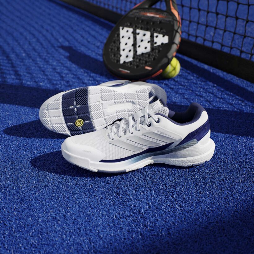 Jr2124 17 Footwear Photography Heromrktng View 4