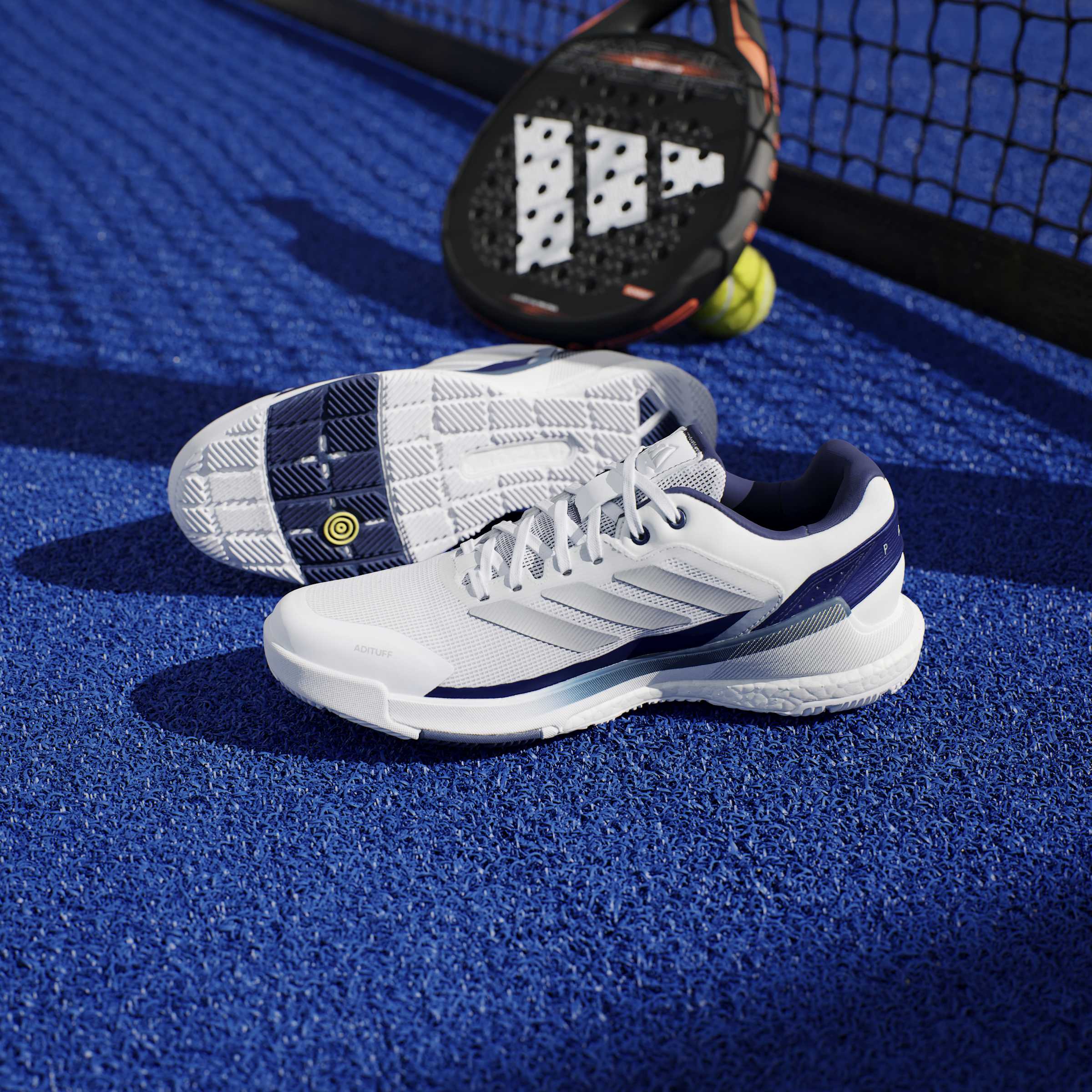 Jr2124 17 Footwear Photography Heromrktng View 4