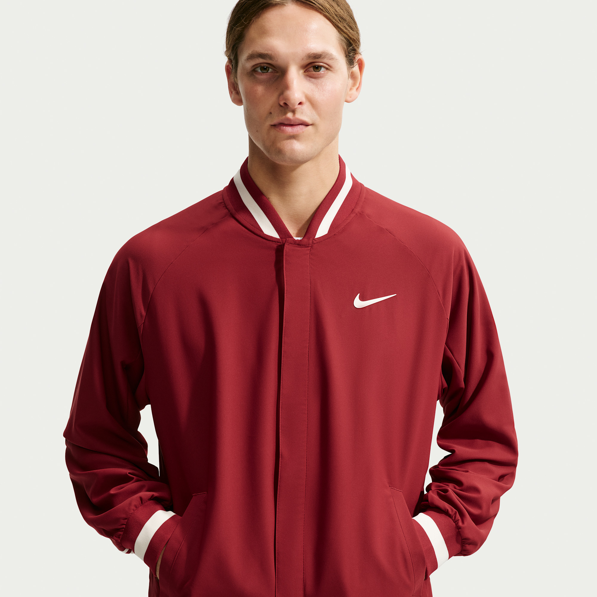 NIKECOURT SLAM RED MEN'S DRI-FIT TENNIS JACKET ג'קט טניס גברים נייקי — תקריב הפריט