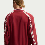 NIKECOURT SLAM RED MEN'S DRI-FIT TENNIS JACKET ג'קט טניס גברים נייקי — תקריב מאחור
