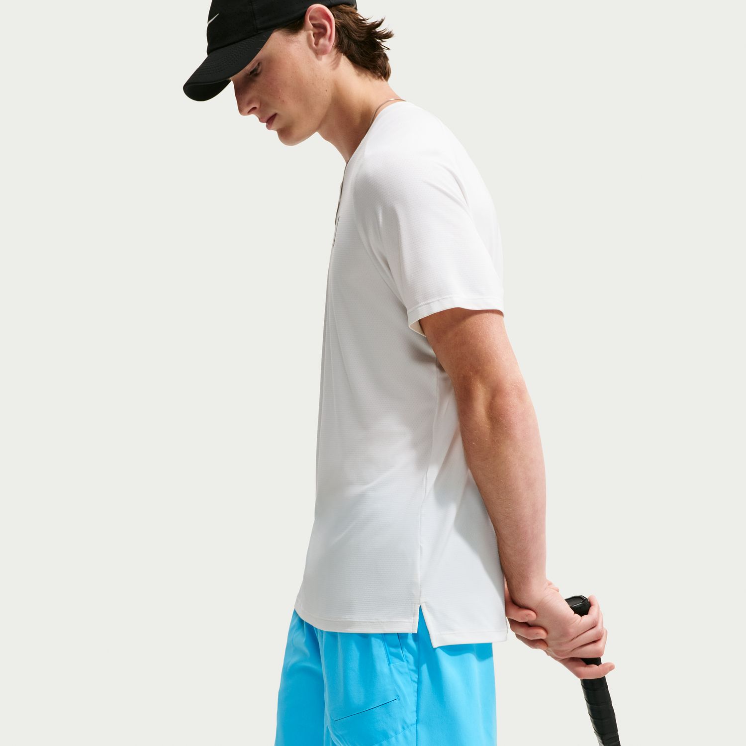 מכנסי טניס גברים נייקי NIKECOURT ADVANTAGE 6 אינץ׳ כחול — תקריב הפריט