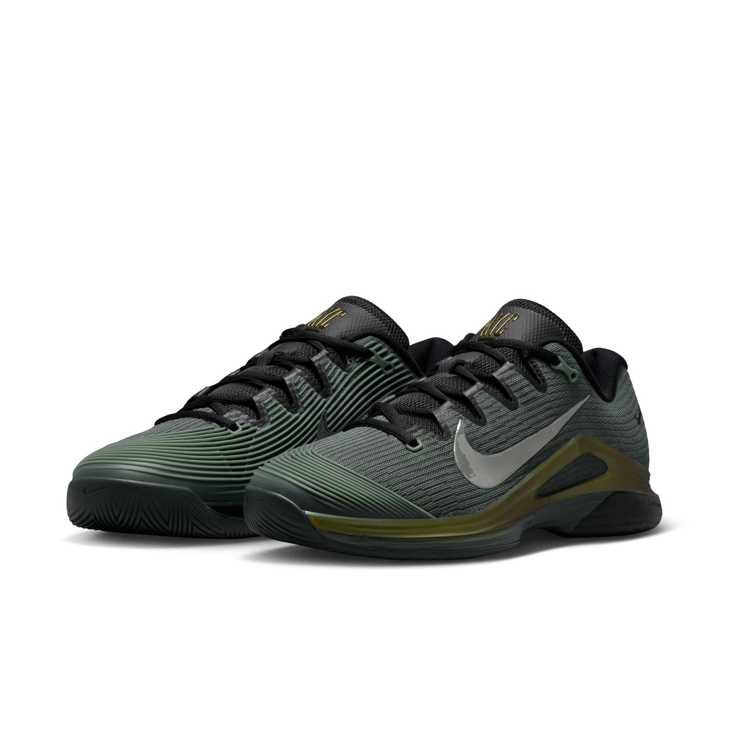 נעלי טניס גברים נייקי NIKECOURT VAPOR 12 PREMIUM ירוק קאמו — מבט חזית