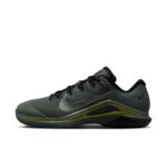 נעלי טניס גברים נייקי NIKECOURT VAPOR 12 PREMIUM ירוק קאמו — מבט צד