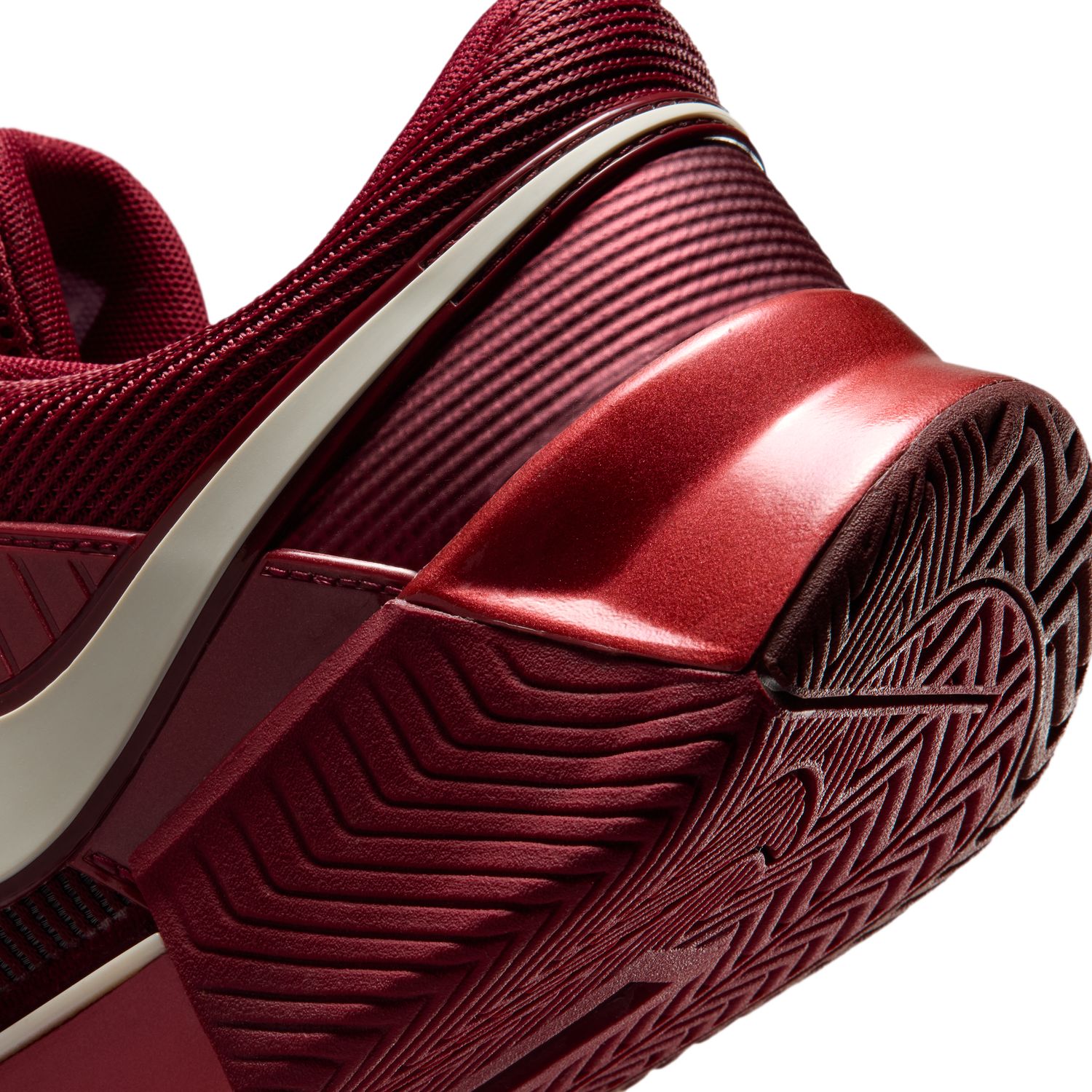 נעלי טניס גברים נייקי NIKECOURT ZOOM GP CHALLENGE 1.5 PREMIUM אדום — תקריב פרטים