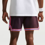 NIKECOURT SLAM RED MEN'S DRI-FIT TENNIS SHORTS מכנסיים קצרים טניס גברים נייקי — תקריב מאחור