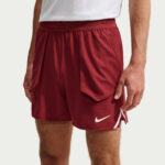 NIKECOURT SLAM RED MEN'S DRI-FIT TENNIS SHORTS מכנסיים קצרים טניס גברים נייקי — תקריב הפריט