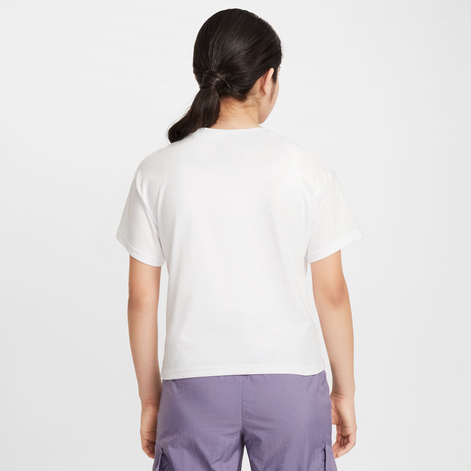 NIKE SPORTSWEAR ESSENTIAL BIG KIDS' (GIRLS') T-SHIRT חולצת טניס ילדים נייקי