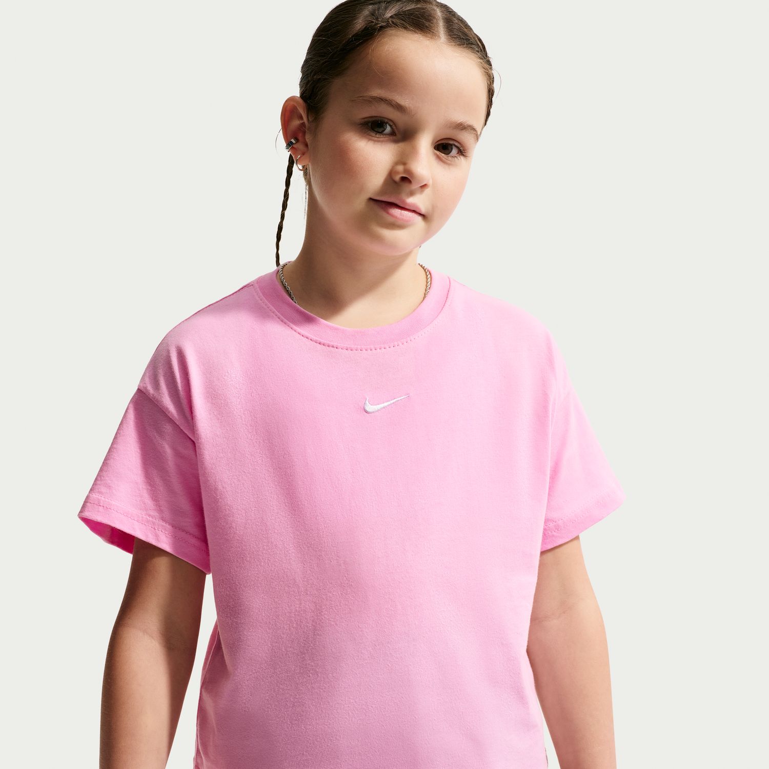 NIKE SPORTSWEAR ESSENTIAL BIG KIDS' (GIRLS') T-SHIRT חולצת ילדים נייקי