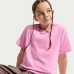 NIKE SPORTSWEAR ESSENTIAL BIG KIDS' (GIRLS') T-SHIRT חולצת ילדים נייקי