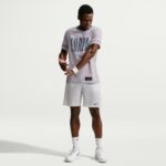 JANNIK SINNER MEN'S DRI-FIT TENNIS T-SHIRT חולצת טניס גברים נייקי — לבוש מלפנים